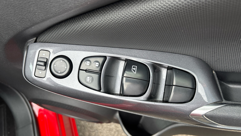 Nissan Juke 1.0 DiG-T 114 Acenta 5dr DCT Petrol Hatchback